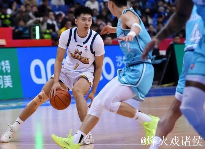 20分6篮板5助攻！CBA后卫新星爆发，或加盟广东宏远