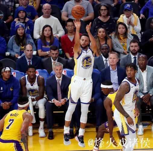 库里16分压阵,布朗尼5投仅1中,勇士大胜湖人豪取季前赛5连胜 库里16分压阵,布朗尼5投仅1中,勇士大胜湖人豪取季前赛5连胜